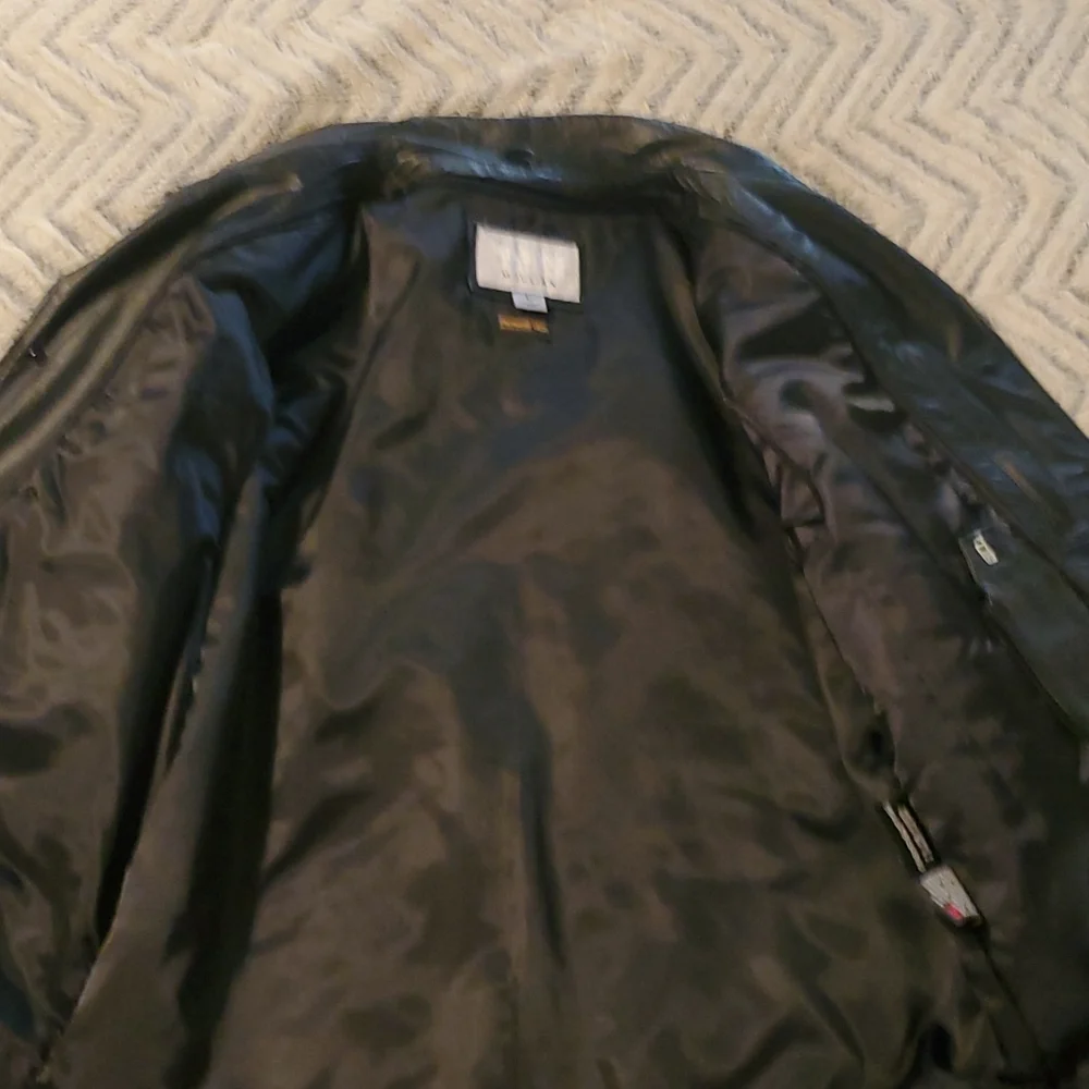 Leather jacket - Picture 3 of 4